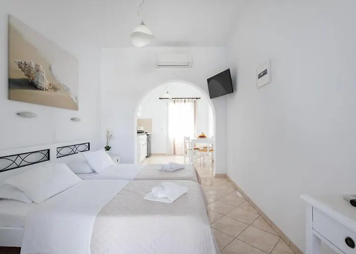 Eleftheria & Hotel Ornos (Mykonos)