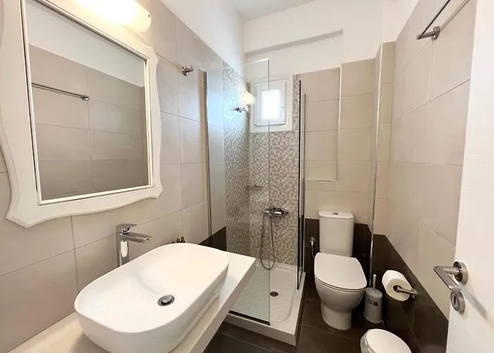 Eleftheria & Ξενοδοχείο *