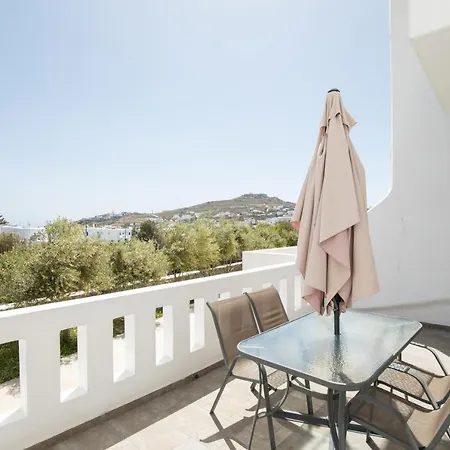 Hotel Eleftheria & *