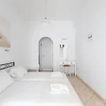 Eleftheria & Szálloda