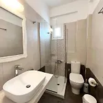 Eleftheria & Szálloda *