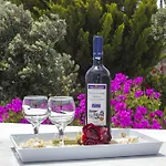 Eleftheria & Szálloda