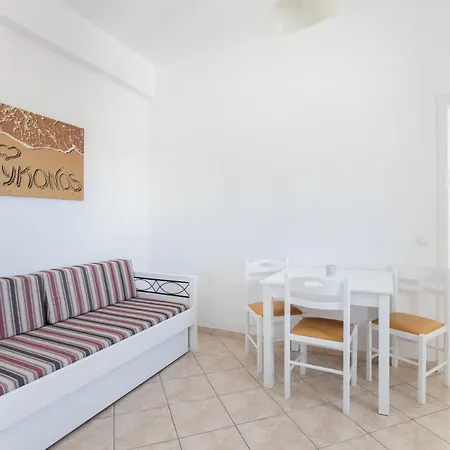 Eleftheria & Szálloda