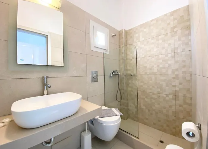 Eleftheria & אורנוס