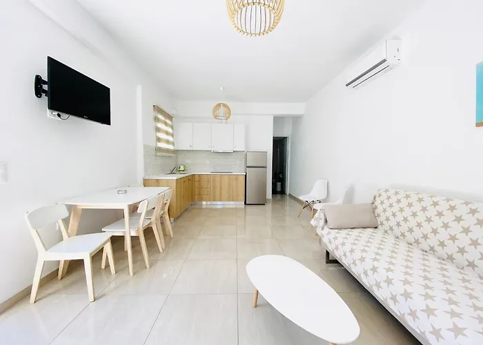 Eleftheria & מלון